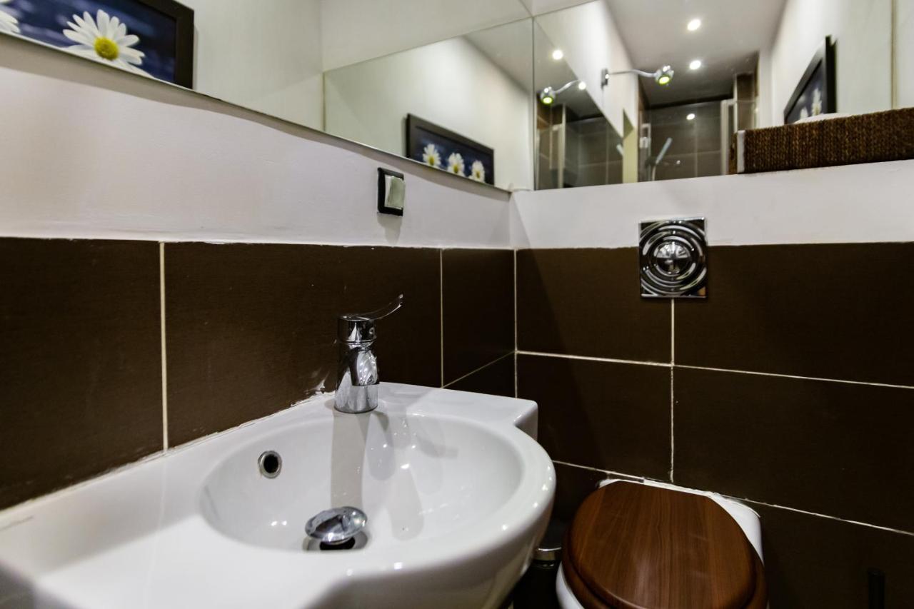 Lilly Apartment Main Train Station Old Town By The Castle Suites Krakow Exterior photo