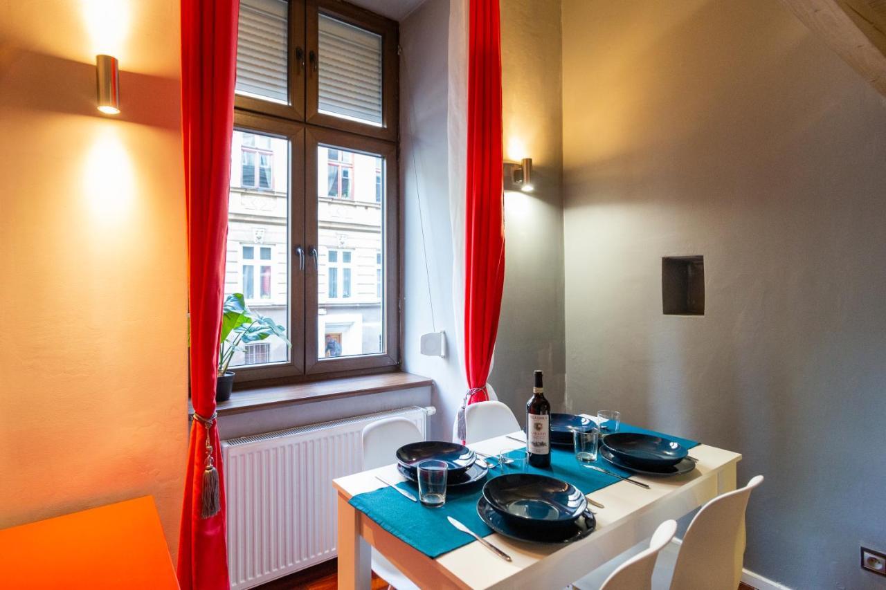 Lilly Apartment Main Train Station Old Town By The Castle Suites Krakow Exterior photo