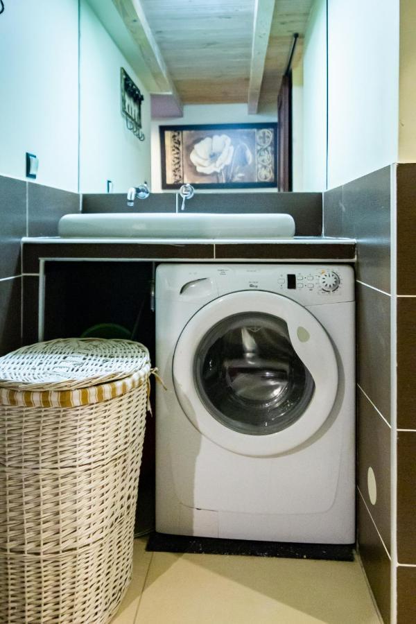 Lilly Apartment Main Train Station Old Town By The Castle Suites Krakow Exterior photo